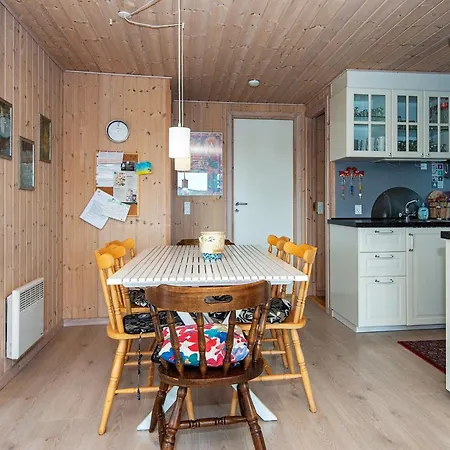 Modern By The - By Traum *